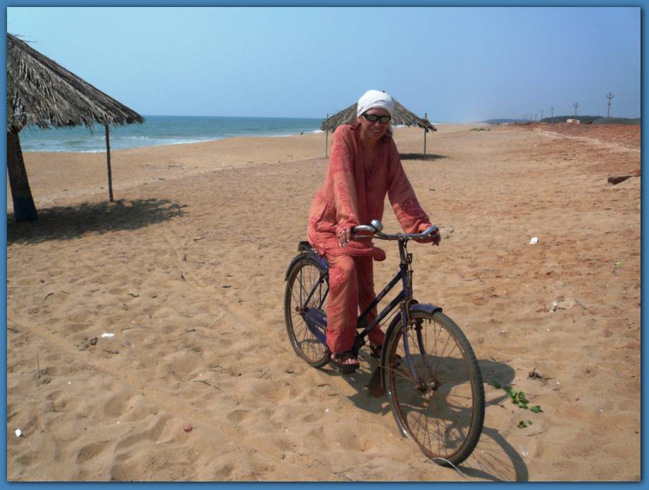 900x674 pixels (78K)